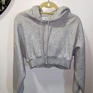 Cropped grey sweatshirt